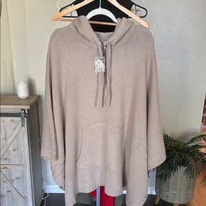 Martha Stewart Tan Hooded Poncho S/M NWT